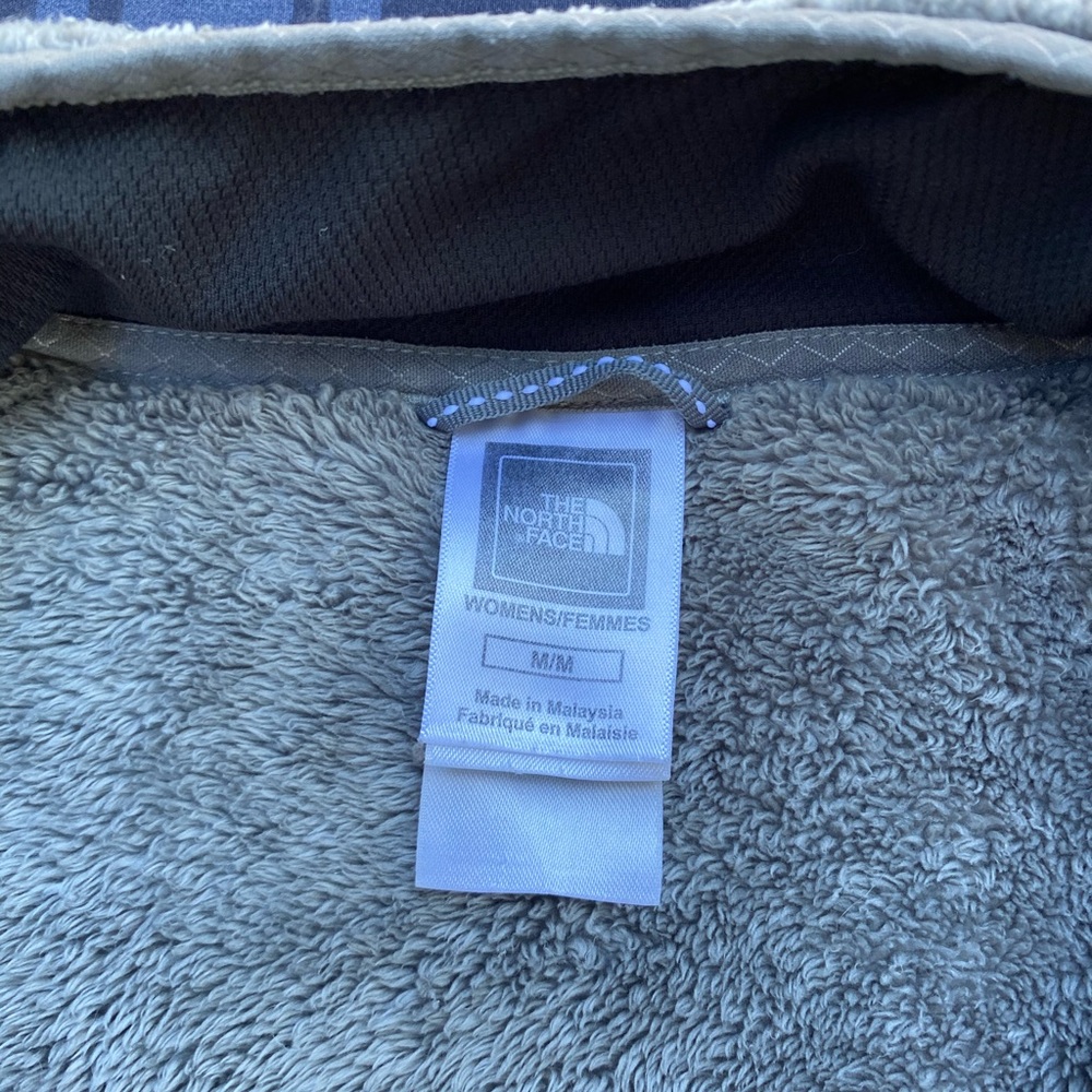 North Face quarter zip - Picture 3 of 6